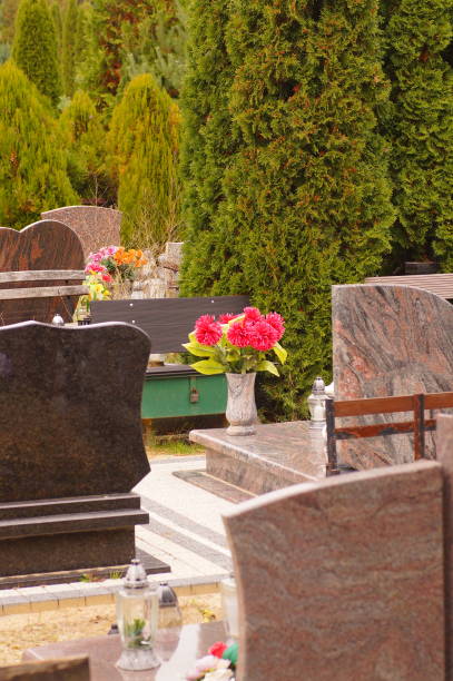 lapidas bonitas y modernas para cementerio en oviedo